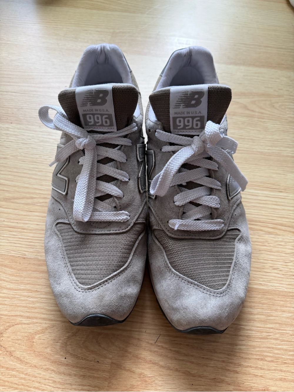 New Balance 996 Men’s Beige Suede Sneakers - Classic Casual size 13 - Picture 2 of 5